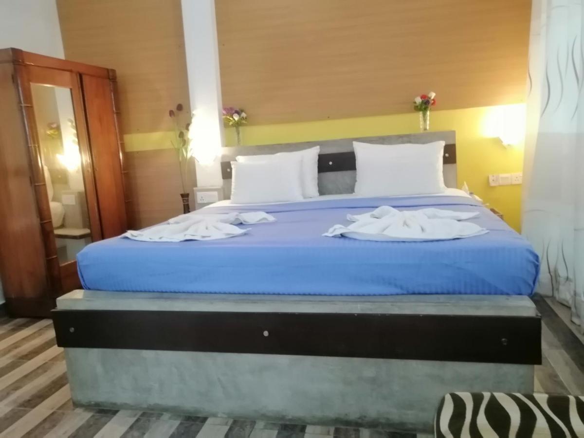 Le Petit Hotel & Restaurant Νεγκόμπο Εξωτερικό φωτογραφία