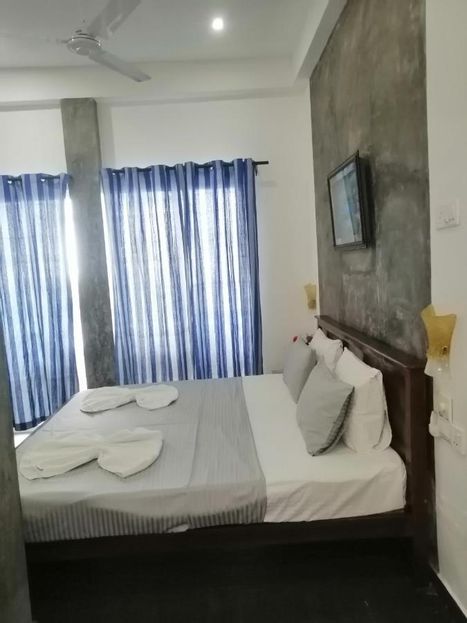 Le Petit Hotel & Restaurant Νεγκόμπο Εξωτερικό φωτογραφία